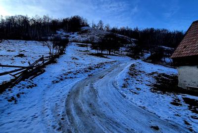 Teren intravilan Simon/Bran, 4318 mp , casuta intabulata, utilitati - 25