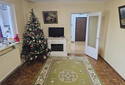 Apartament cu 3 camere decomandat în Micro II - 6