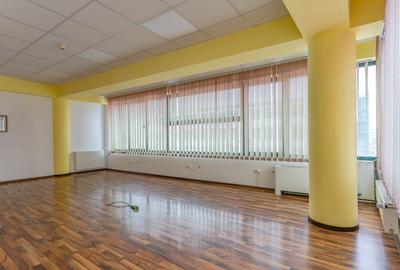 Spațiu comercial, de 194 mp, în Central - 7