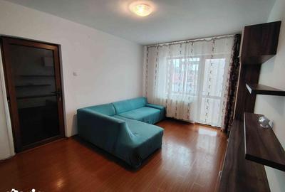 Apartament cu 2 camere semidecomandat în Micro 9 - 16