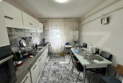 Apartament cu 4 camere decomandat în Central - 3