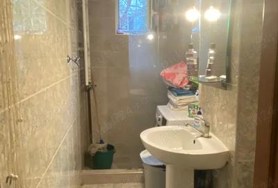 Inchiriez apartament 2 camere - 4