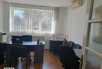 Spațiu comercial, de 37.99 mp, în Decebal - 8