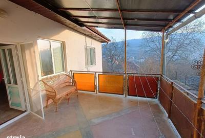 Casă cu 4 camere în Central - 9