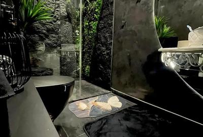 Apartament cu 3 camere semidecomandat în Tătărași