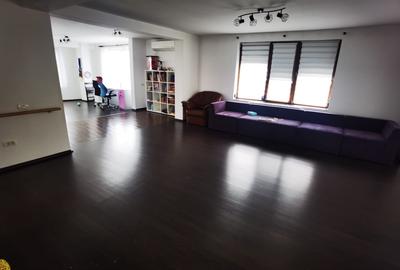 Casă individuală cu 10 camere cu Teren 360 Mp în Central - 15