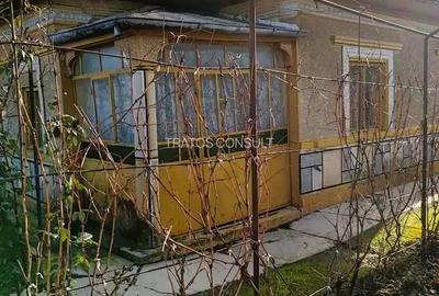 Casă cu 4 camere cu Teren 680 Mp în Hotarele