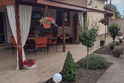 Casă cu 4 camere în Central - 2