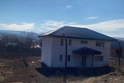 Casă individuală cu 4 camere cu Teren 600 Mp în Baciu