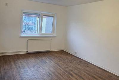Apartament cu 3 camere decomandat în Nicolina - 10