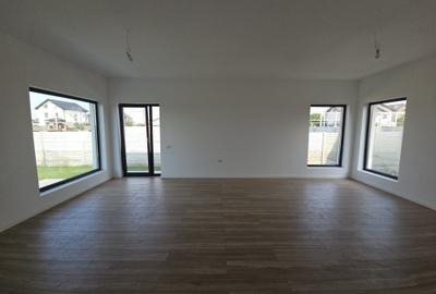 Casă individuală cu 4 camere cu Canalizare în Domnești - 20