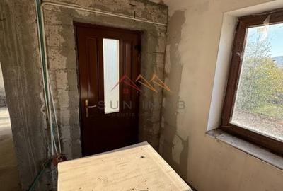 Casă individuală cu 6 camere cu Canalizare în Cornu de Jos (Cornu) - 18