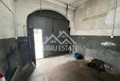 Spatiu cu potential - 174 mp, inaltime mare zona centrala, Zidului - 3