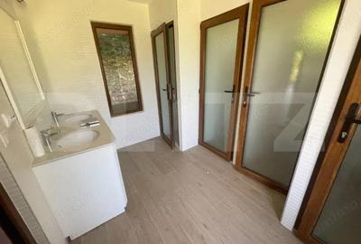 Spațiu comercial, de 56 mp, în Central - 7