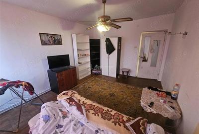 Apartament cu 2 camere decomandat în Micro I - 4