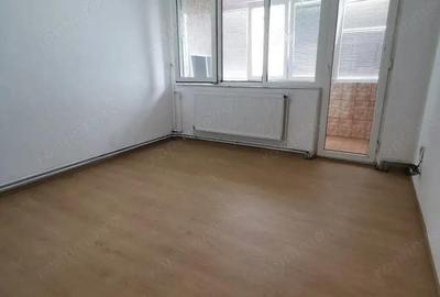 3 camere decomandat Dacia cu centrala