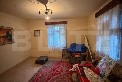 Casă cu 3 camere cu Teren 2745 Mp în Central - 2