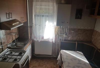 Apartament doua camere mobilat etaj 1 bucatarie mare Cornisa Scoala 10 - 1