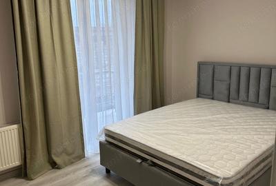 Garsonieră în Titan - 2