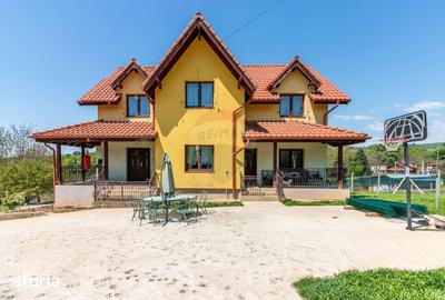 Casă cu 7 camere cu Teren 1000 Mp în Central - 4