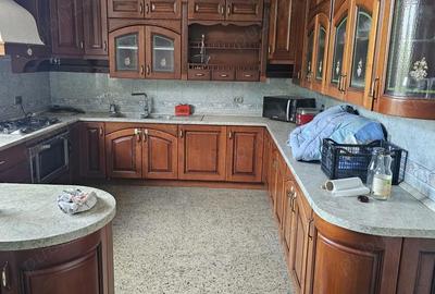 Casă cu 6 camere cu Teren 1250 Mp în Central - 11