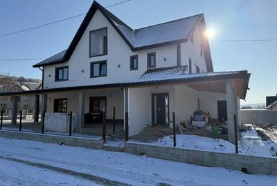 Spațiu comercial, de 520 mp, în Central - 4