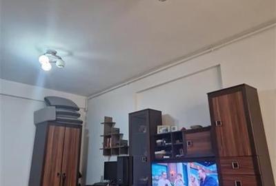 2 camere bloc nou Gorjului Uverturii comision 0% - 3