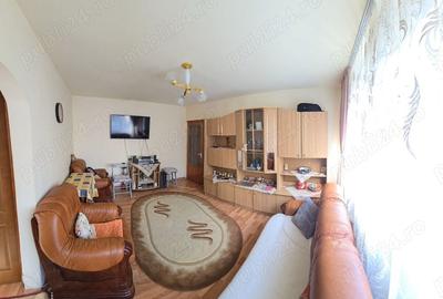 Apartament cu 3 camere semidecomandat în 9 Mai - 4