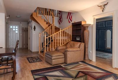 Casă frumoasă și mobilată în Livezeni - 9