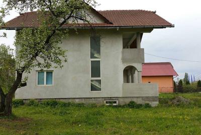 Casă cu 4 camere în Central - 3