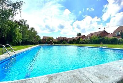 Duplex cu 6 camere cu Piscina în Iancu Nicolae