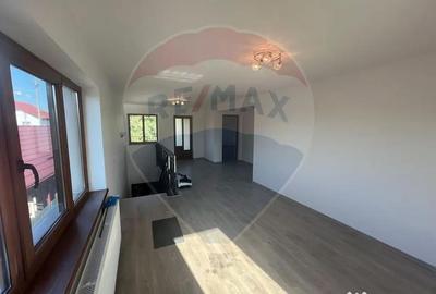 Casă cu 5 camere cu Teren 849 Mp în Golești - 10