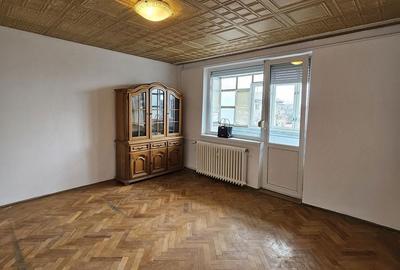 Apartament cu 3 camere decomandat în Cantemir - 11