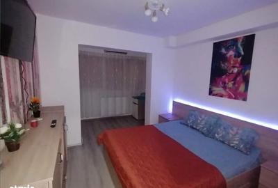 Apartament cu 2 camere decomandat în Micro 3 - 4