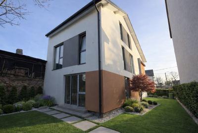 Casă individuală cu 6 camere cu Canalizare în Bucureștii Noi - 1