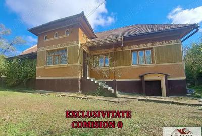 Casa de vanzare in Ghirbom - Berghin- 3800 mp teren - 1