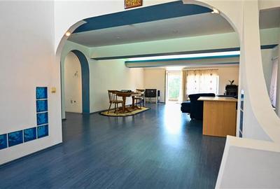 Duplex cu 13 camere cu Canalizare în Central - 20