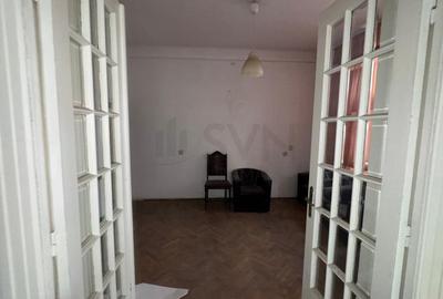 Casă individuală cu 11 camere cu Canalizare în Dristor - 2