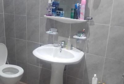 Casă cu 4 camere cu Teren 417 Mp în Schei - 1