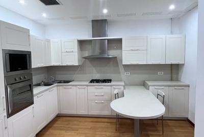 Apartament cu 4 camere decomandat în Capitale - 6