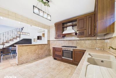 Casă cu 6 camere cu Teren 500 Mp în Central - 4
