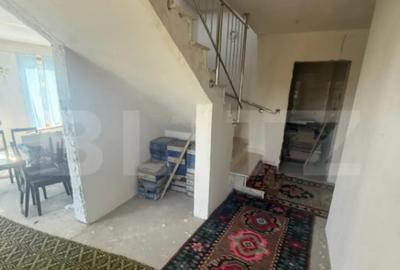 Casă cu 7 camere cu Teren 900 Mp în Central