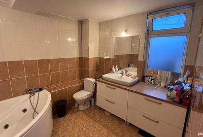 Apartament cu 3 camere decomandat în Bucium - 6