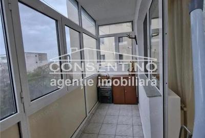 Se vinde apartam . cu 3 camere , Micro III , etaj 3, liber - 4