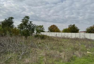 Teren de 2600 mp, în Găneasa