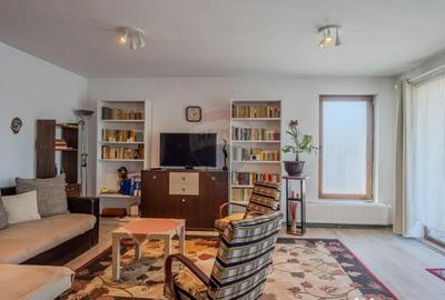 Casă cu 7 camere cu Garaj în Colonia 1 Mai - 9