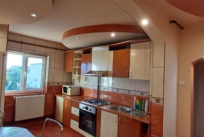 Proprietar închiriez apartament 3 camere, Calea Girocului, centrală proprie - 9