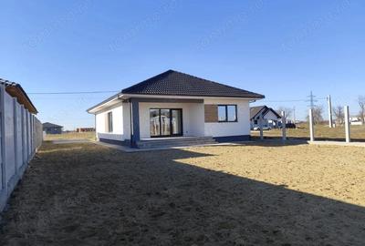 Casă cu 4 camere cu Teren 553 Mp în Sântandrei - 3