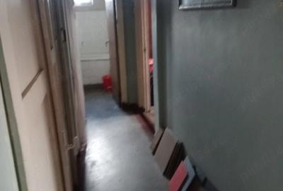 Apartament cu 3 camere decomandat în Petros - 5