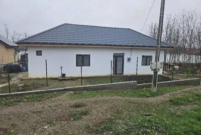 Casă cu Teren 600 Mp în Lehliu - 1